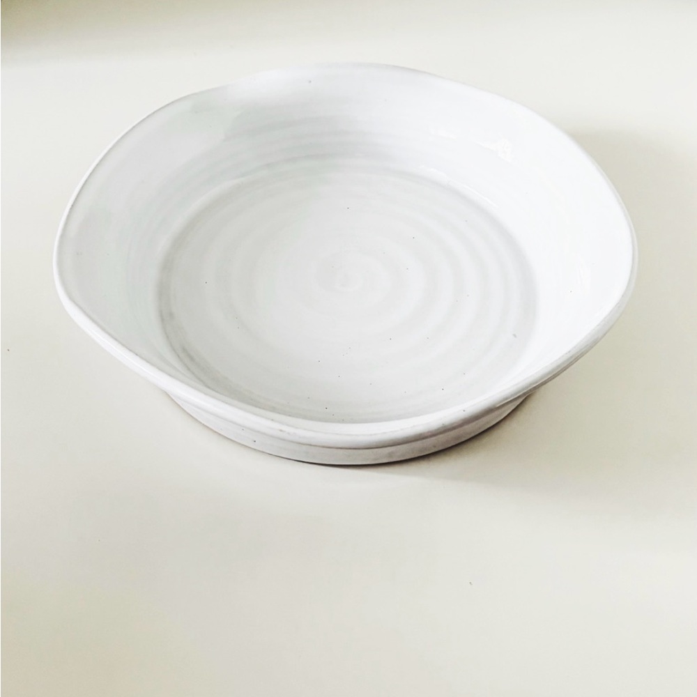 Farmhouse Pottery Laurel Pie Dish (1st Generation Design)